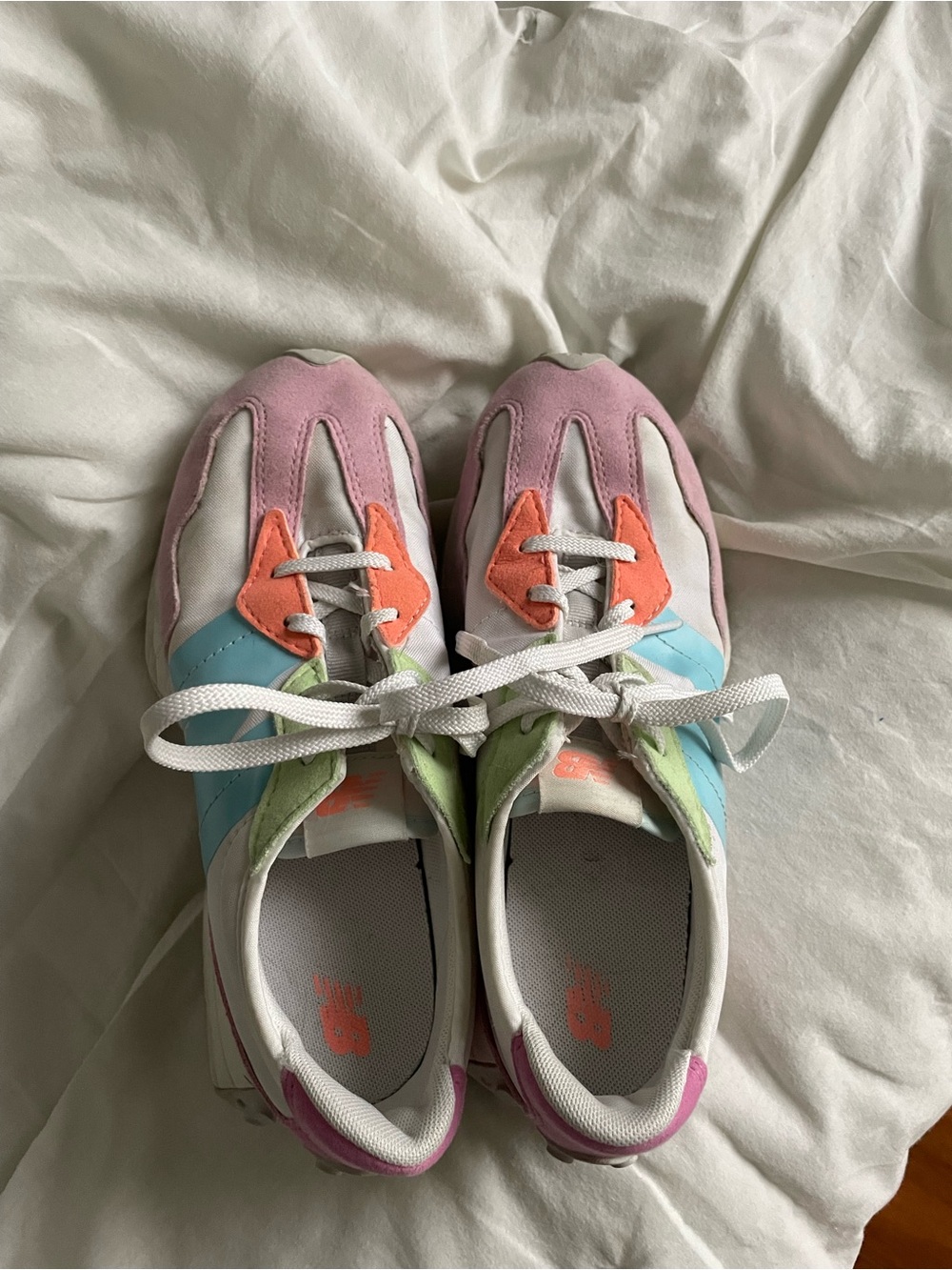 New Balance 327 multicolor sneakers